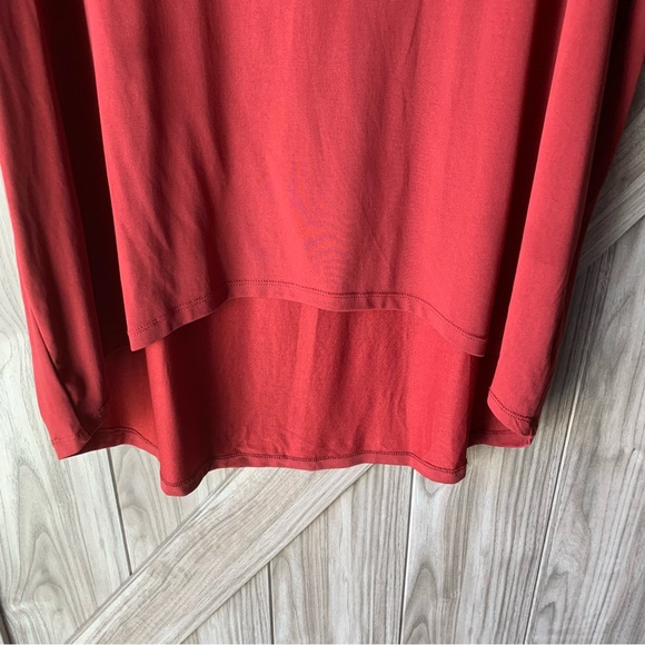 LulaRoe Irma Top - Picture 4 of 10